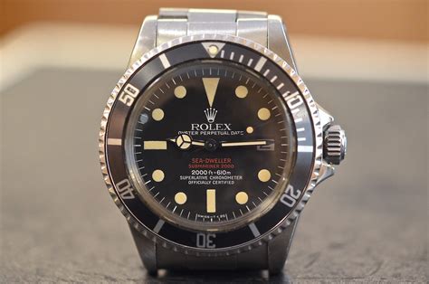 rolex scritta rossa senza spallette|Sito ufficiale Rolex.